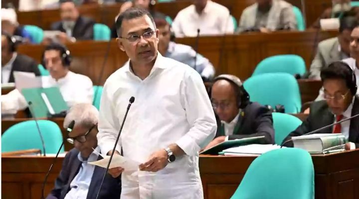 প্রাথমিক বিদ্যালয়ে ২ লাখ শিশুকে বিনামূল্যে ড্রেস দেবে সরকার